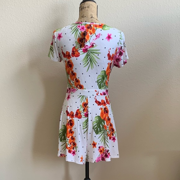 NEW Forever 21 romper - Picture 3 of 3